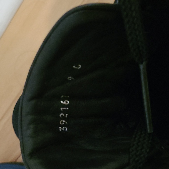 Authentic Gucci high top shoe - Picture 5 of 7